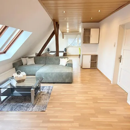 Grosszuegige - 1 Minute Zum Pferdezentrum Appartamento