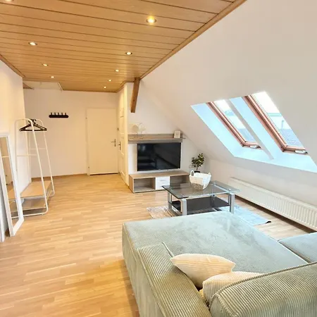 Grosszuegige - 1 Minute Zum Pferdezentrum Appartamento