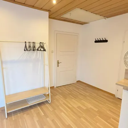 Daire Grosszuegige - 1 Minute Zum Pferdezentrum