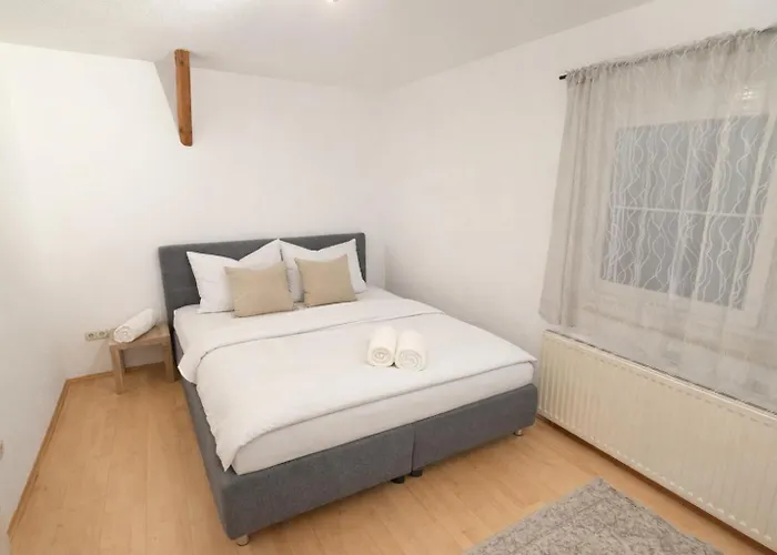 Daire Grosszuegige - 1 Minute Zum Pferdezentrum Stadl-Paura