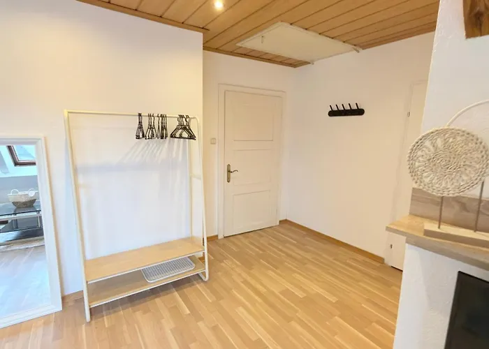 Daire Grosszuegige - 1 Minute Zum Pferdezentrum